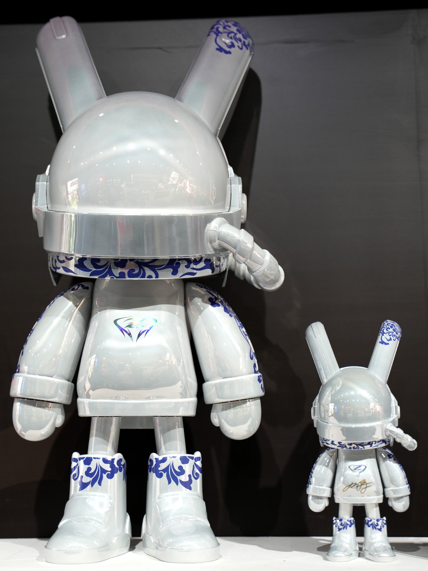 ROBBi x ZHOUGUANYU Cyan-Rush 400%