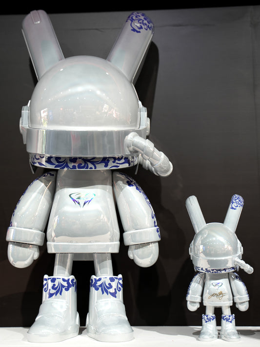 ROBBi x ZHOUGUANYU Cyan-Rush 400%